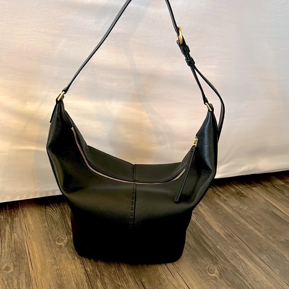 Tory Burch McGraw Pebbled Leather Bucket Bag - Picture 5 of 11